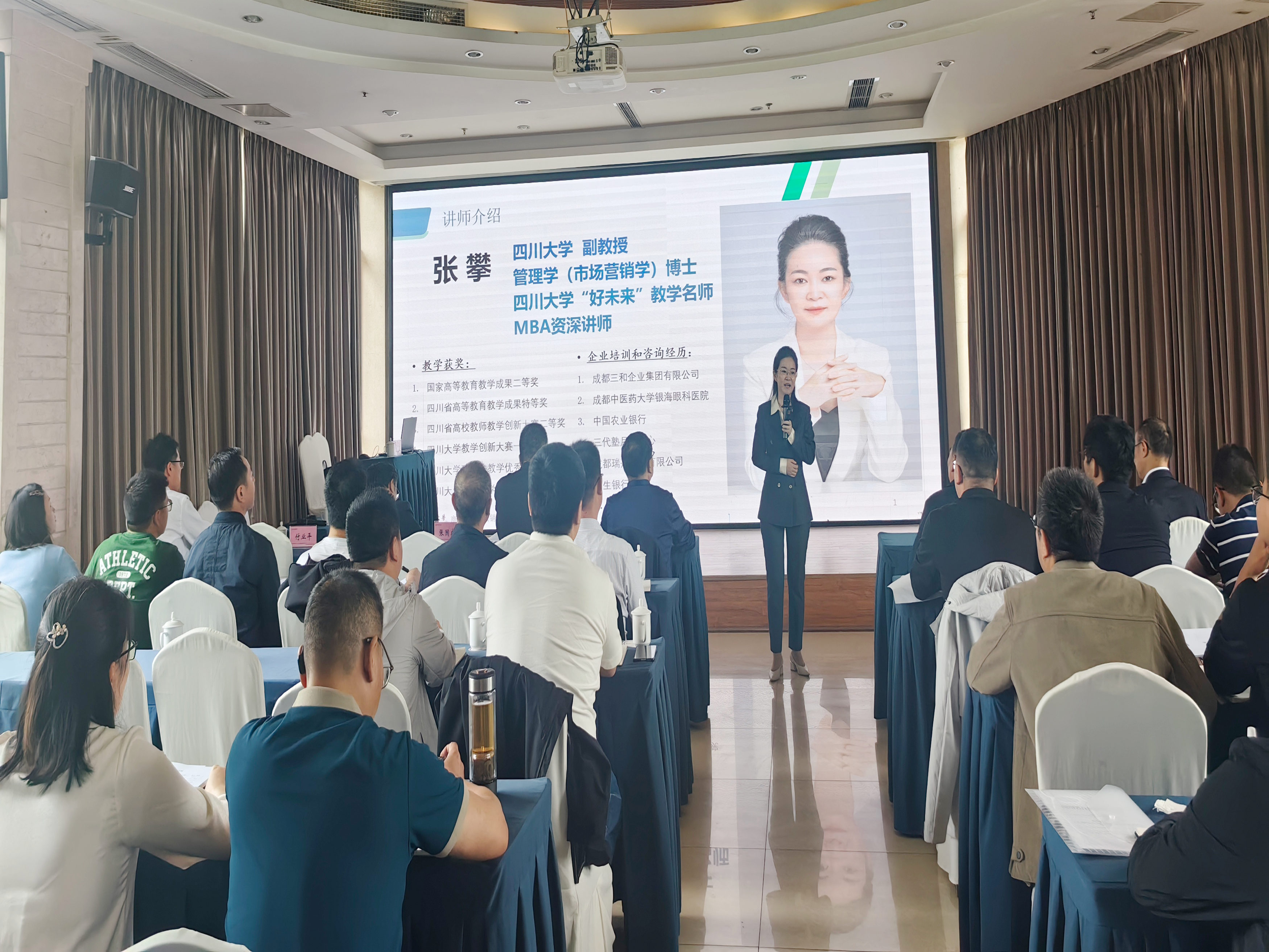 ���ڽ���