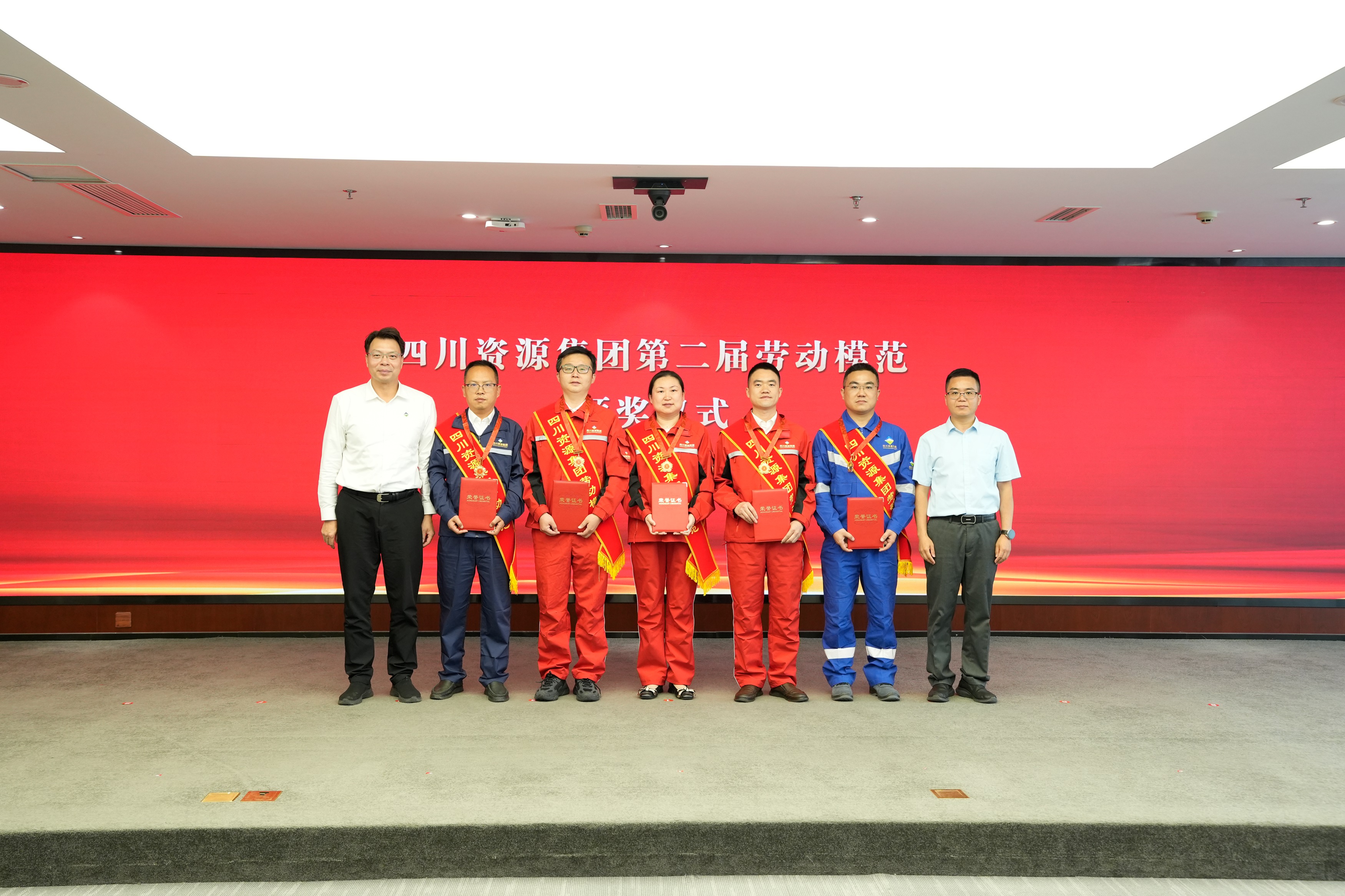 ��ģ�佱�����½���