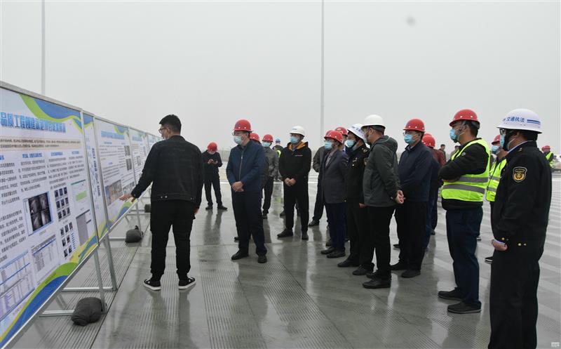 �����Ͻ��輯�����������Ŀ˳��ͨ������С�Ʒ�ʹ��̡�ʾ����Ŀ����