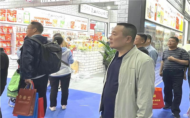 ̩������ҩ��ί����ǡ��ܾ����ű����г�һ�ߵ���