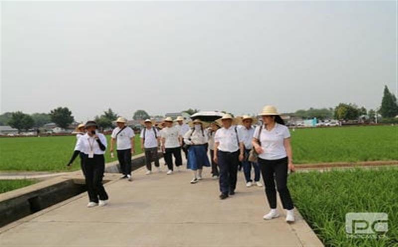 ���������������̽��ί��չ������塱�ֳ���ѧ�˶�