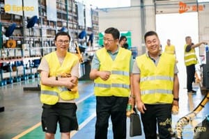 �۲��á�(�й���)���޹�˾����