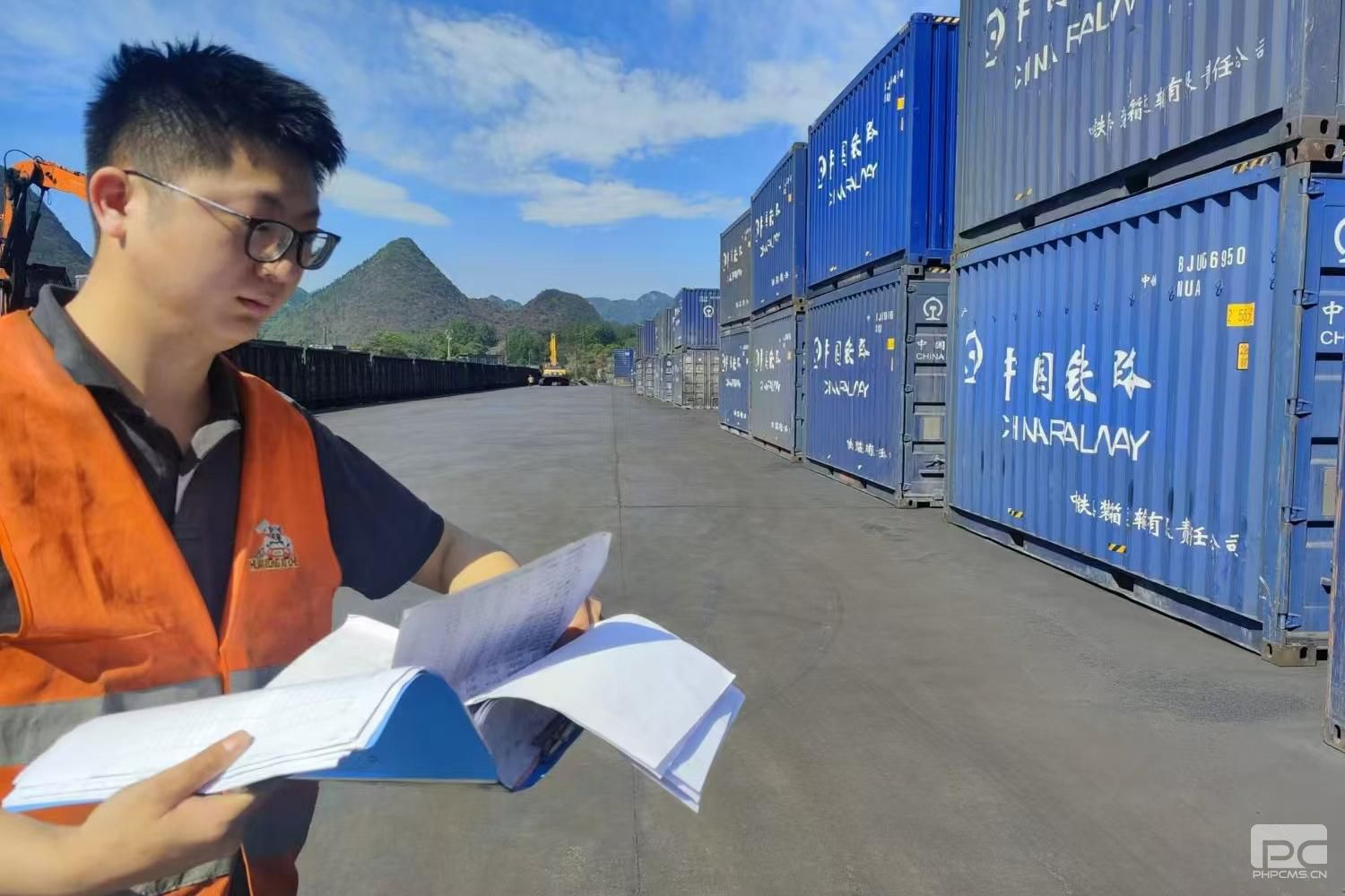 �۲��á�(�й���)���޹�˾����